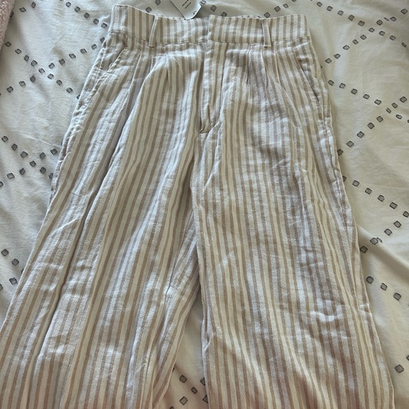 Abercrombie and Fitch Uttra High Rise Linen striped pants - Picture 6 of 6